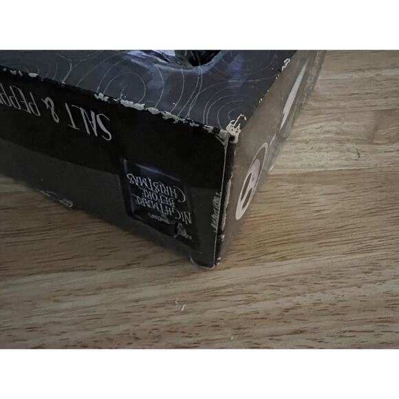 NIGHTMARE Before Christmas Salt & Pepper Shakers - Picture 5 of 7